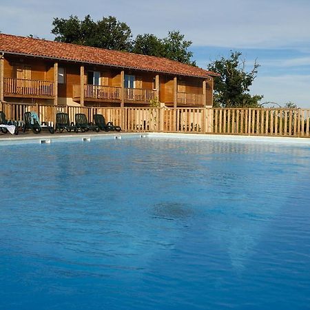 Madame Vacances - Residence Du Golf D'Armagnac Eauze Стая снимка