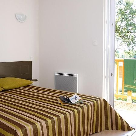 Madame Vacances - Residence Du Golf D'Armagnac Eauze Стая снимка