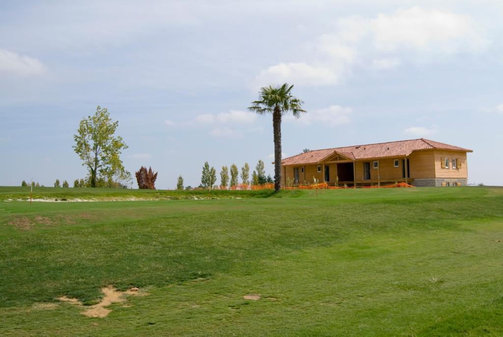 Madame Vacances - Residence Du Golf D'Armagnac Eauze Стая снимка