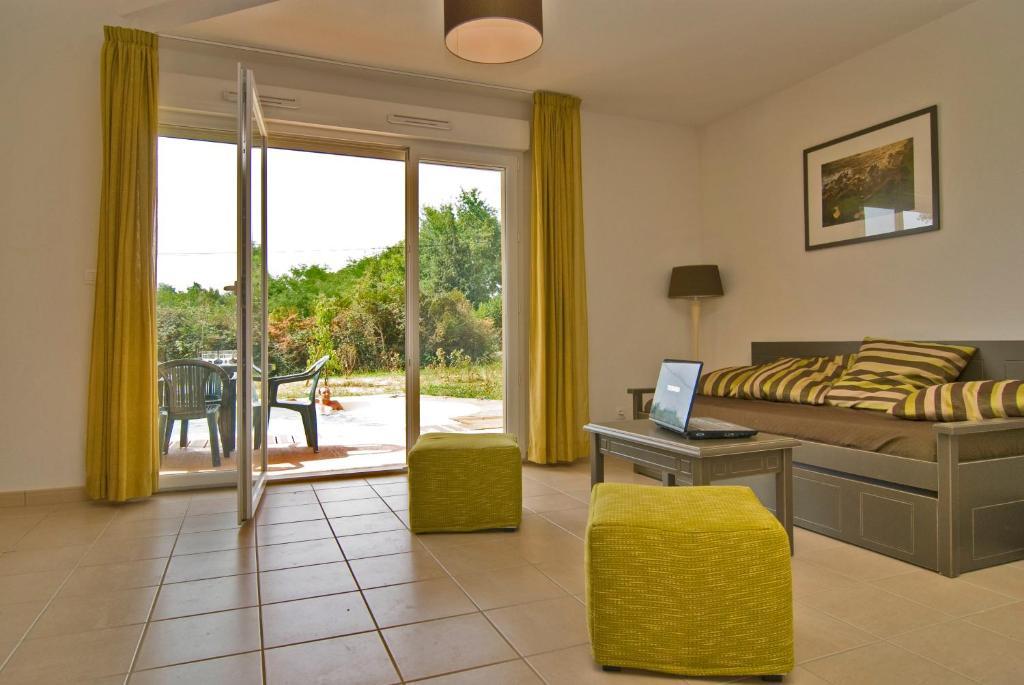 Madame Vacances - Residence Du Golf D'Armagnac Eauze Стая снимка