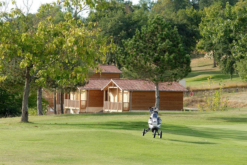 Madame Vacances - Residence Du Golf D'Armagnac Eauze Стая снимка