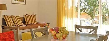 Madame Vacances - Residence Du Golf D'Armagnac Eauze Екстериор снимка