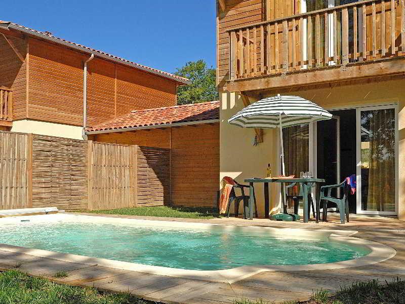 Madame Vacances - Residence Du Golf D'Armagnac Eauze Екстериор снимка